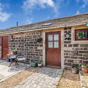 Jim's Barn Holiday home Diggle