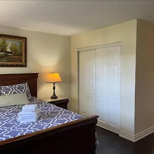 Btn Family-style Bustling Area Self-check-in So Fast Fiber Net Free Parking Homestay Toronto