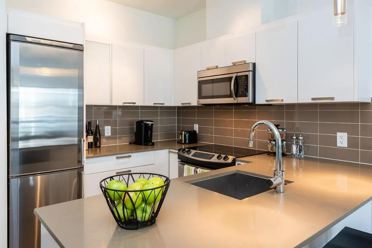 Апартаменты 506 Union - Downtown Victoria, Secure Parking Included  Виктория