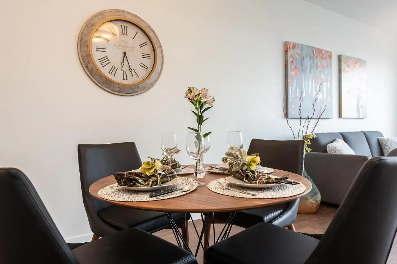Апартаменты 506 Union - Downtown Victoria, Secure Parking Included Виктория